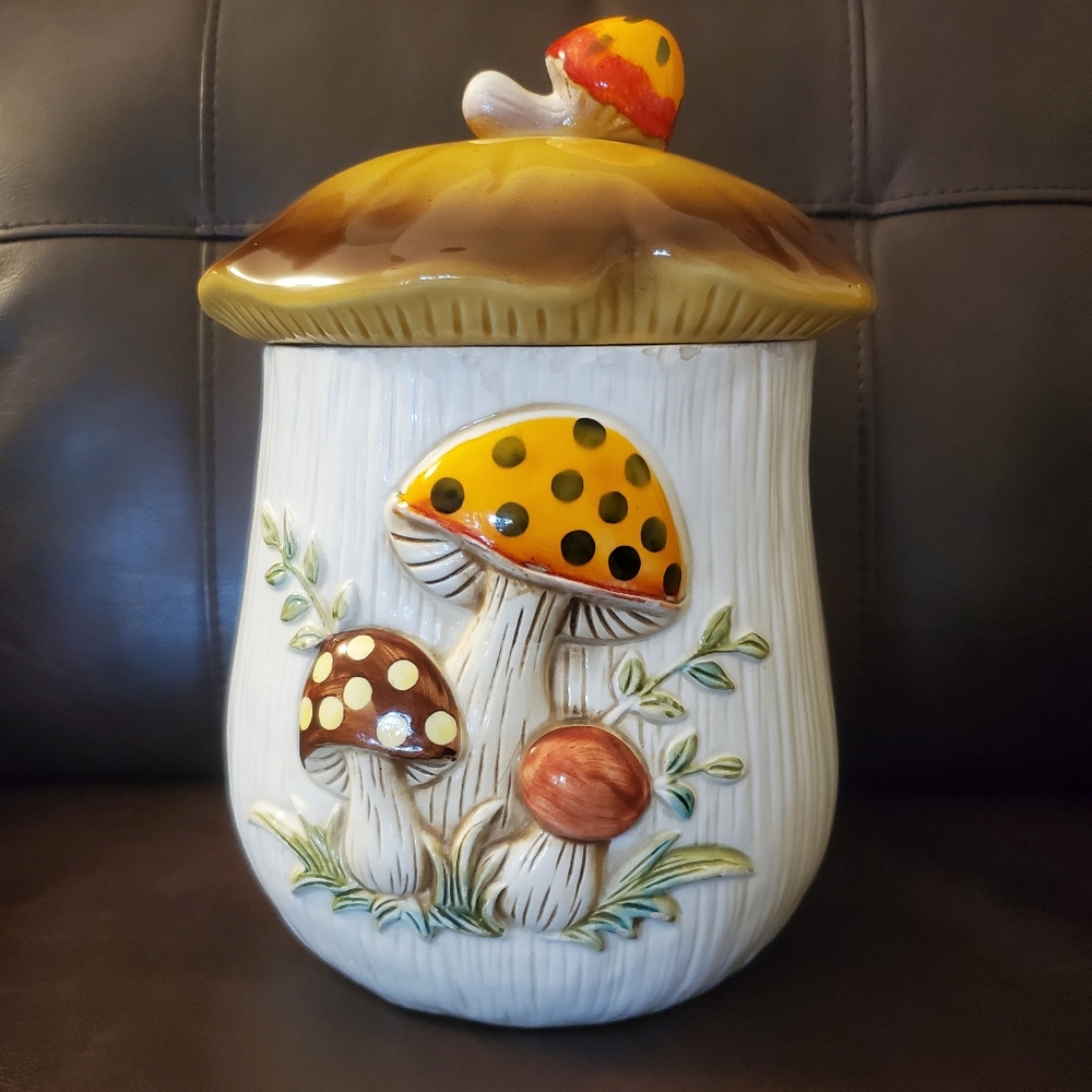 Vintage Merry Mushroom Sears Roebuck Medium 9 in.